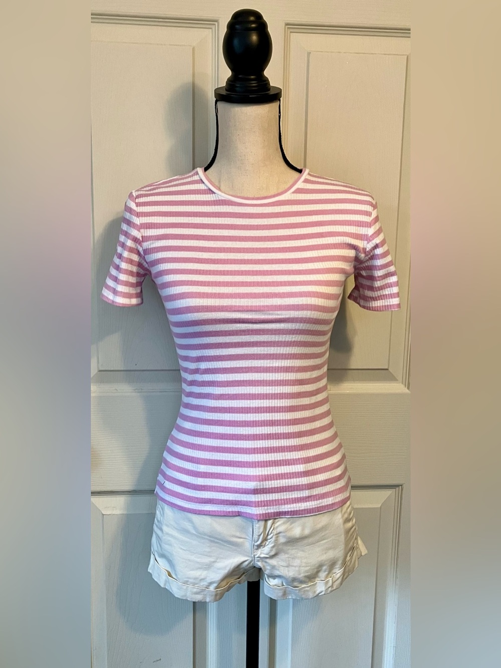 Striped Purple & White Short Sleeve Crewneck T-Shirt Top, Sz. S